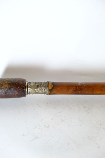 CHINE.
Pipe à opium en bambou et métal argenté...