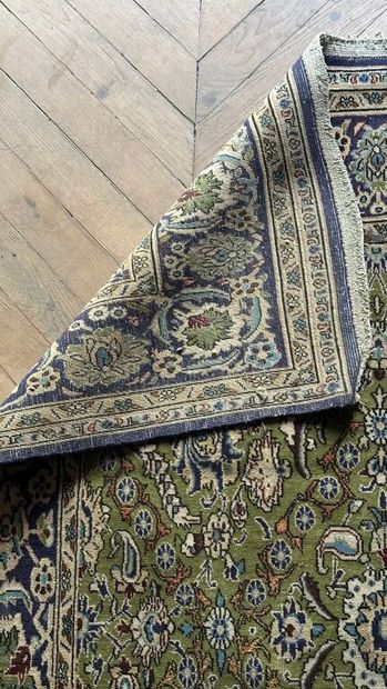 TAPIS d'ORIENT.
Tapis en laine et soie à...