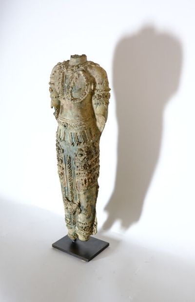 THAILANDE.
Statue de bouddha en bronze, représenté...