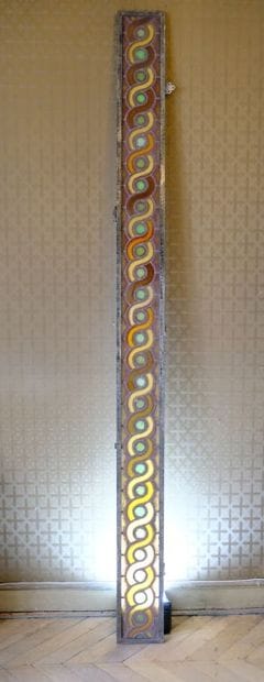 Vitrail moderne longiligne en verre et métal...