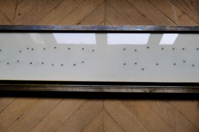 Ensemble de trois enseignes en verre et métal...
