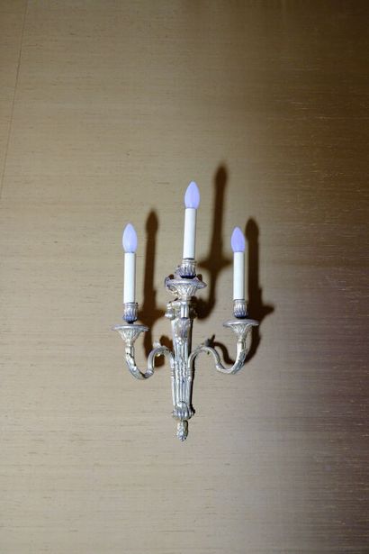 Paire d'appliques à trois bras de lumière...