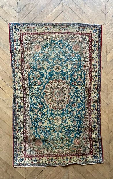TAPIS d'ORIENT.
Tapis en laine et soie à...