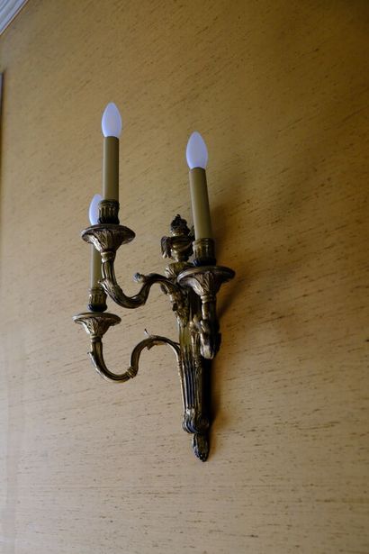 Paire d'appliques à trois bras de lumière...
