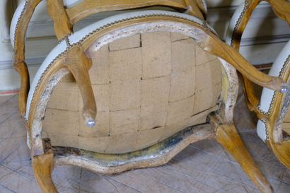 Paire de fauteuils à dossier cabriolet de...