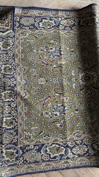 TAPIS d'ORIENT.
Tapis en laine et soie à...