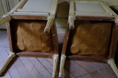 Suite de quatre chaises à assises basses...