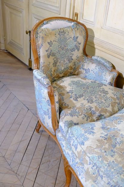 Chaise longue de repos en hêtre mouluré reposant...