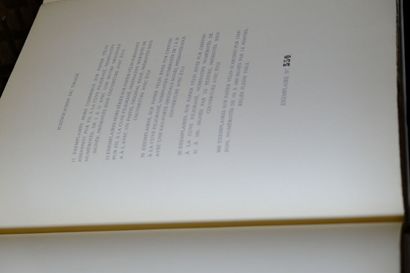 Fort ensemble de livres reliés ou brochés...