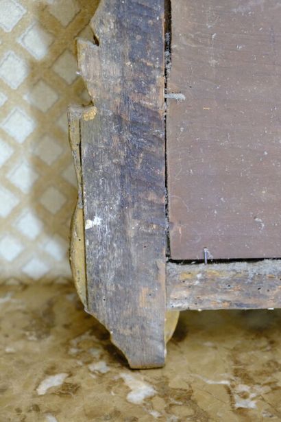 Glace rectangulaire, l'encadrement en bois...