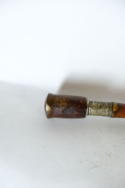 CHINE.
Pipe à opium en bambou et métal argenté...