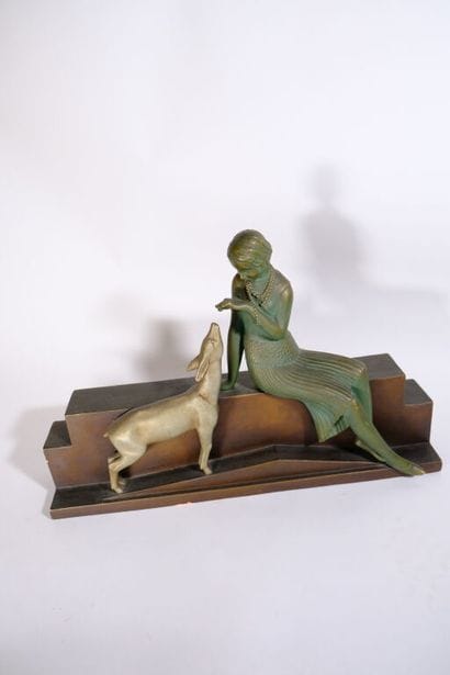 Jean MOY (XXème siècle)
Élégante au sautoir...