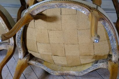 Paire de fauteuils à dossier cabriolet de...