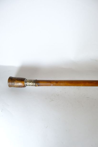 CHINE.
Pipe à opium en bambou et métal argenté...
