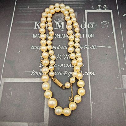 COLLAR of cultured core pearls, gold clasp...