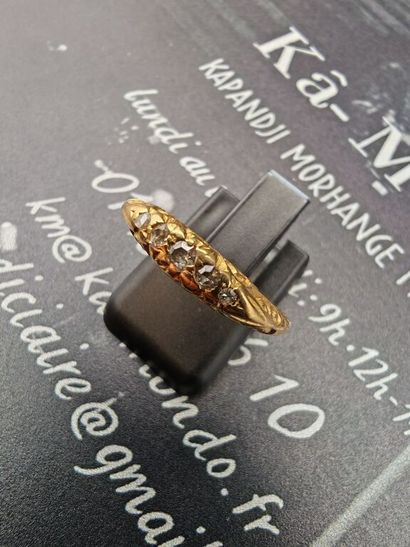 JP & Co. 750‰ yellow gold band ring set with...