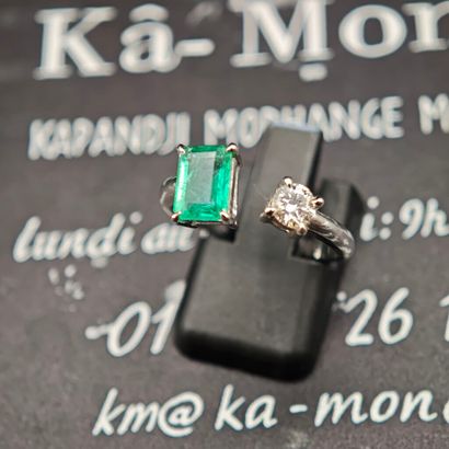 Open ring in 750‰ white gold set with an...