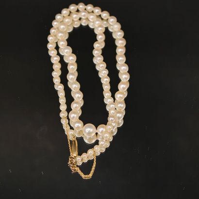 Cascading freshwater cultured pearl necklace...
