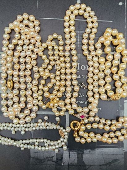 Set of five cultured pearl necklaces, all...