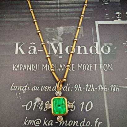 A charming pendant made of two-tone 750‰...