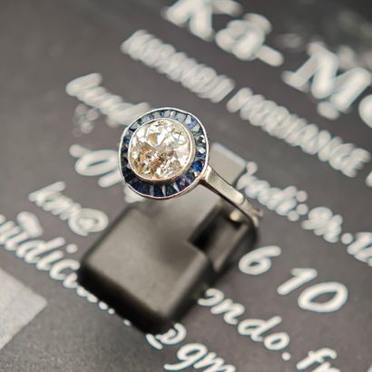 Platinum ring, 950‰, set with a round-cut...