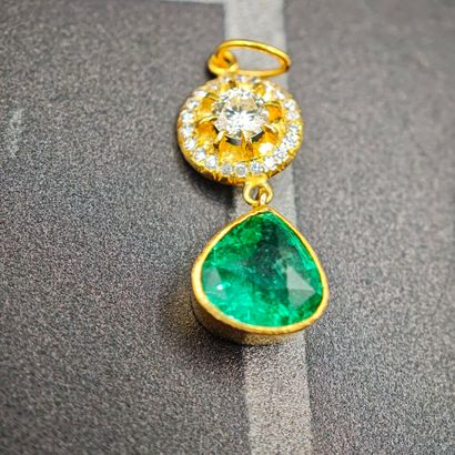750‰ yellow gold hinged pendant and 585‰,...