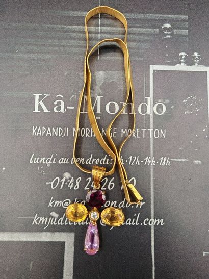 Yellow gold 750‰ diversity pendant, consisting...