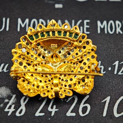 BROOCH in the shape of a dog's head, entirely...