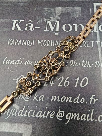 A bracelet made of a 375‰ gold and 800‰ silver...