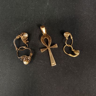 Small set of 750‰ gold consisting of:
- two...