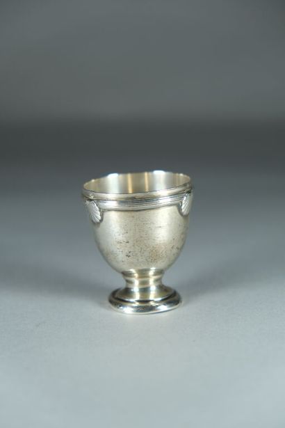 Petit coquetier en argent 925 ‰, poinçon...