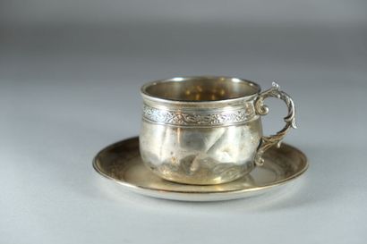 Tasse et sa sous-tasse en argent 925 ‰, poinçon...