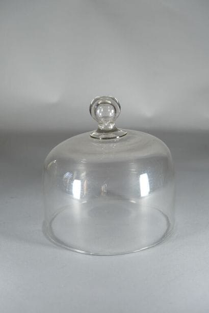 Cloche de service probablement pour le fromage,...