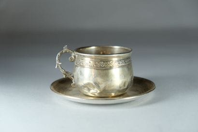 Tasse et sa sous-tasse en argent 925 ‰, poinçon...