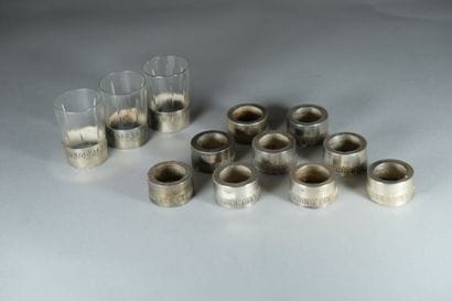 Douze montures de pied pour verre à eau de...