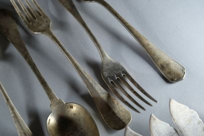 Parties de ménagères en métal argenté : 

*...