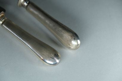 Couvert de service à découper le gigot. 
Les...