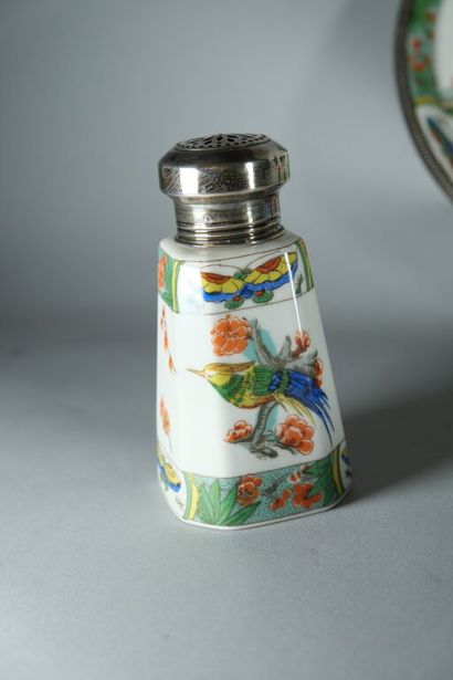Plateau pour apéritif en porcelaine de Limoges,...