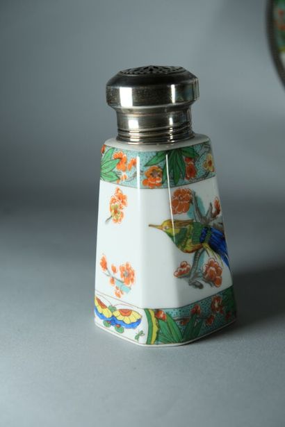 Plateau pour apéritif en porcelaine de Limoges,...