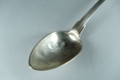 Cuillère à ragout, modèle filet, en argent...