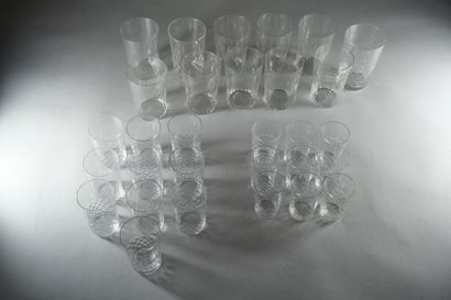 Maison BACCARAT, modèle Écaille.
Ensemble...