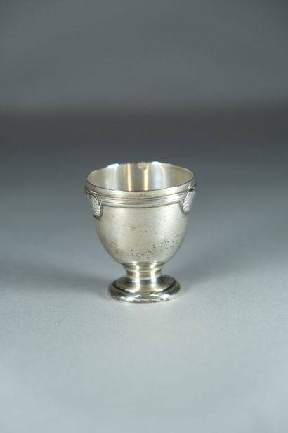Petit coquetier en argent 925 ‰, poinçon...