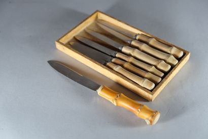 Partie de ménagère en inox, les manches en...