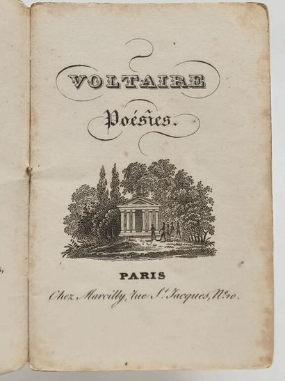 [MINUSCULE]. Bibliothèque en miniature :...