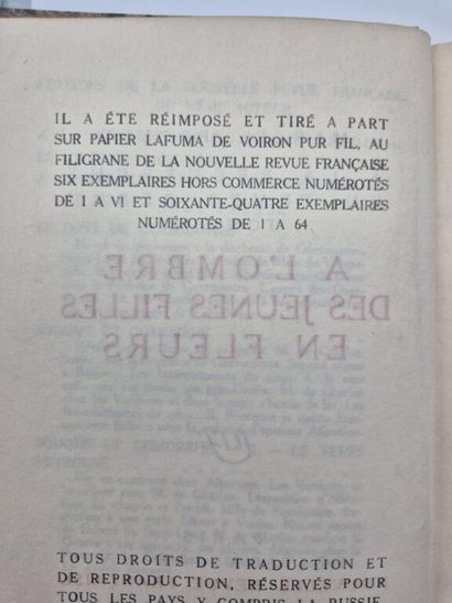 PROUST, Marcel. À l'Ombre des jeunes filles...
