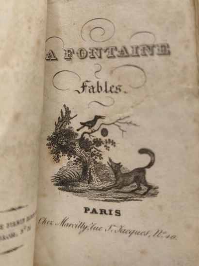 [MINUSCULE]. Bibliothèque en miniature :...