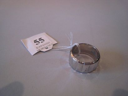 BOUCHERON.
Bague anneau en or gris signé...