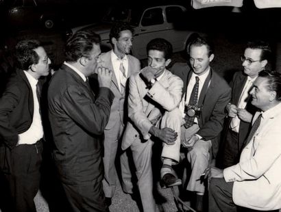 FELLINI ET LES PAPARAZZI, 1958 Federico Fellini...