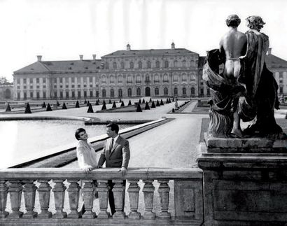 L'ANNÉE DERNIÈRE À MARIENBAD Delphine Seyrig...