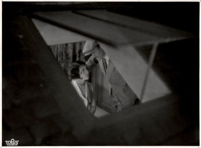 SOUS LES TOITS DE PARIS Pola Illéry et Gaston...